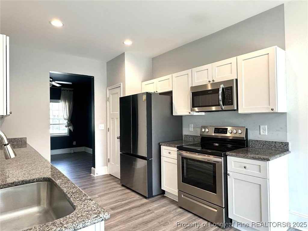 339 N Stephens St - Photo 3 of 17