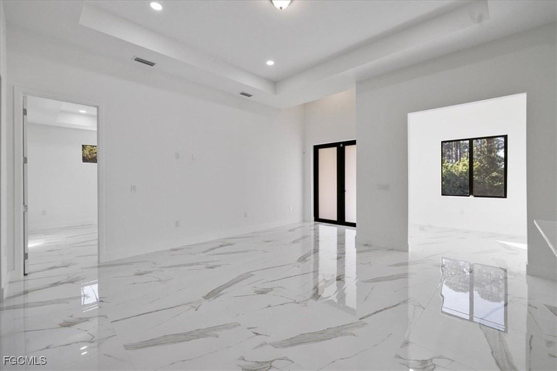 875 Kidvale St - Photo 4 of 33