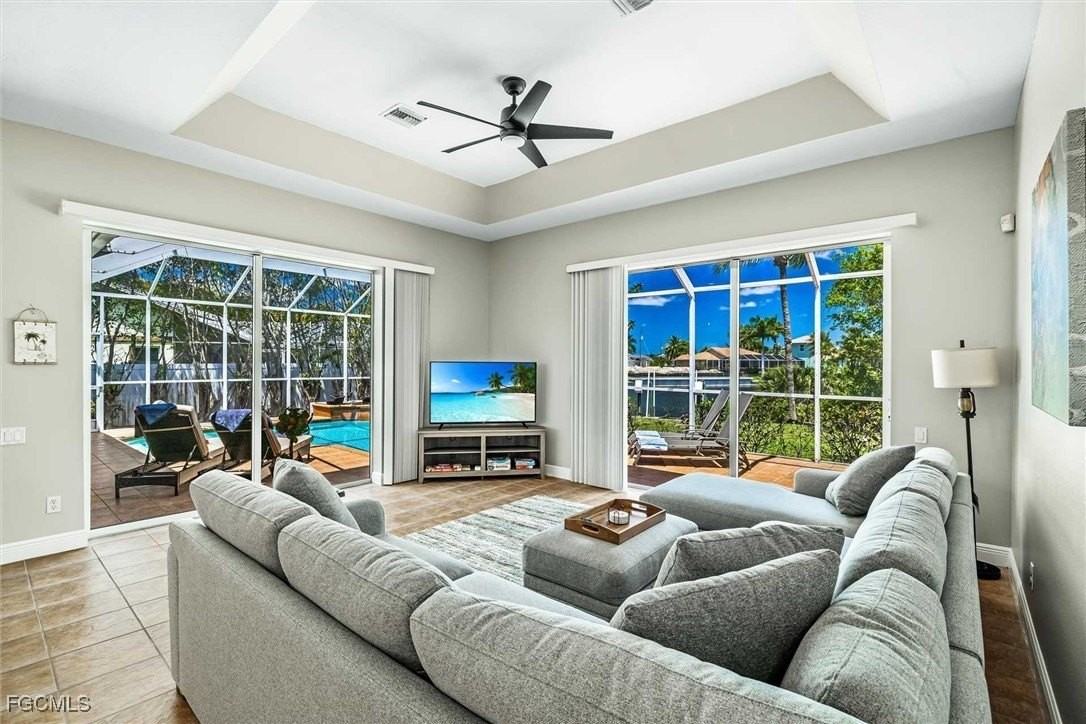 2601 Sw 39th Ter - Photo 5 of 30