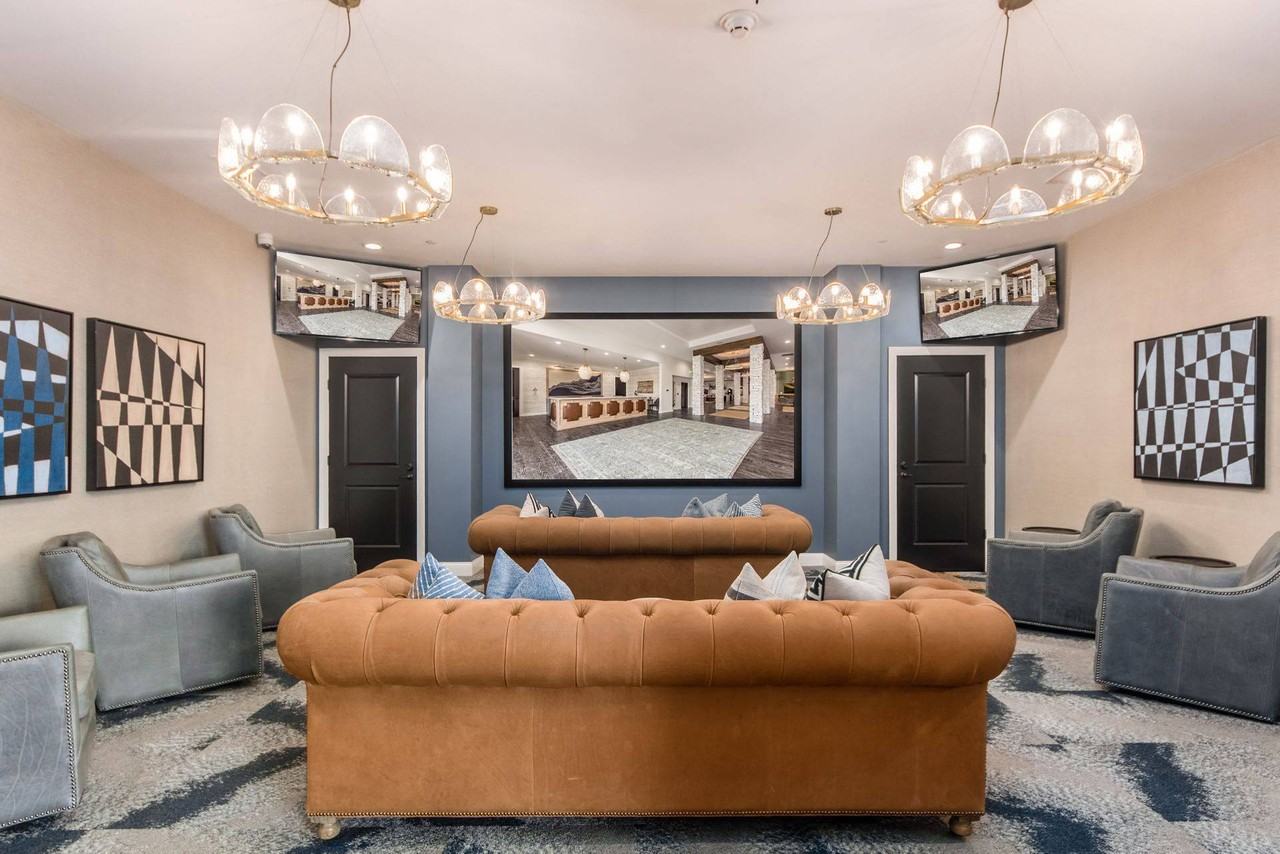 Berkley House - Photo 3 of 45