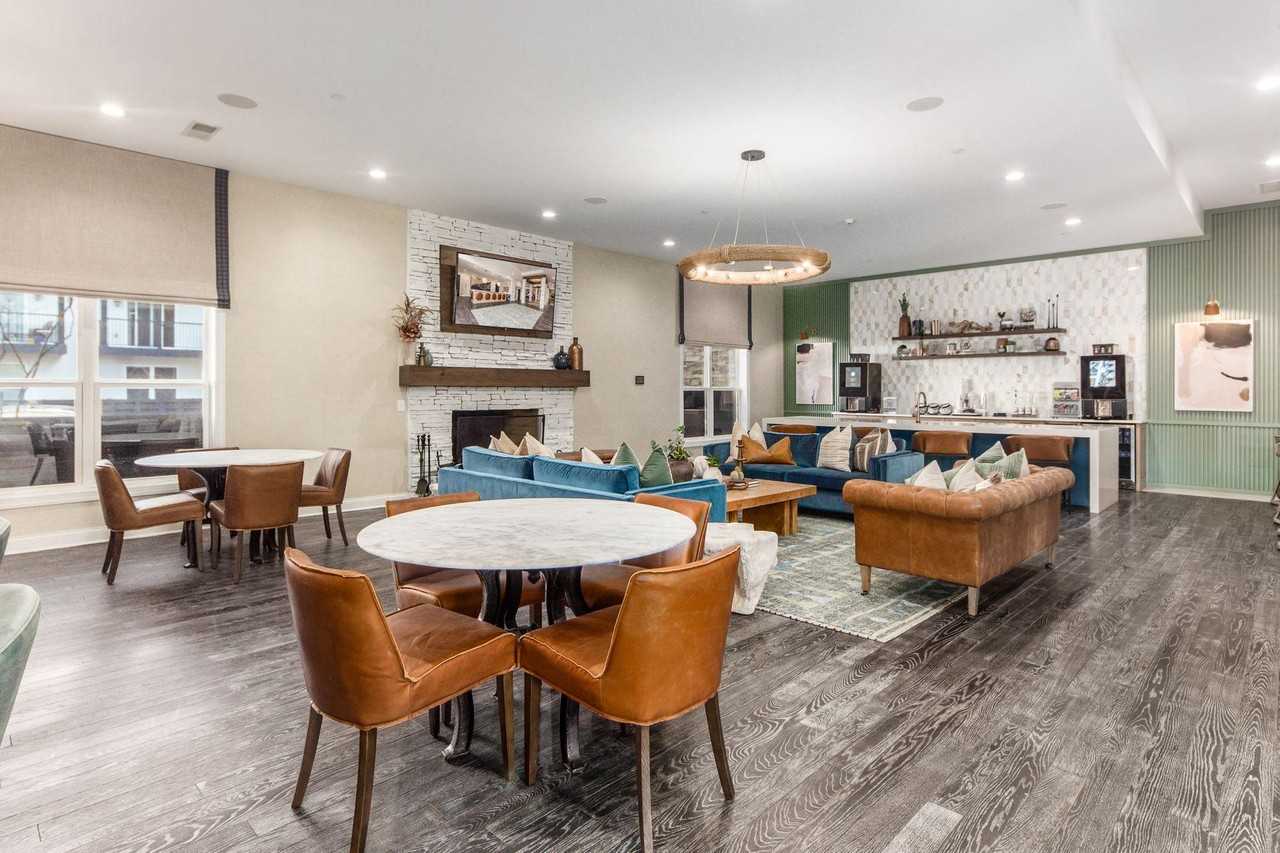 Berkley House - Photo 6 of 45