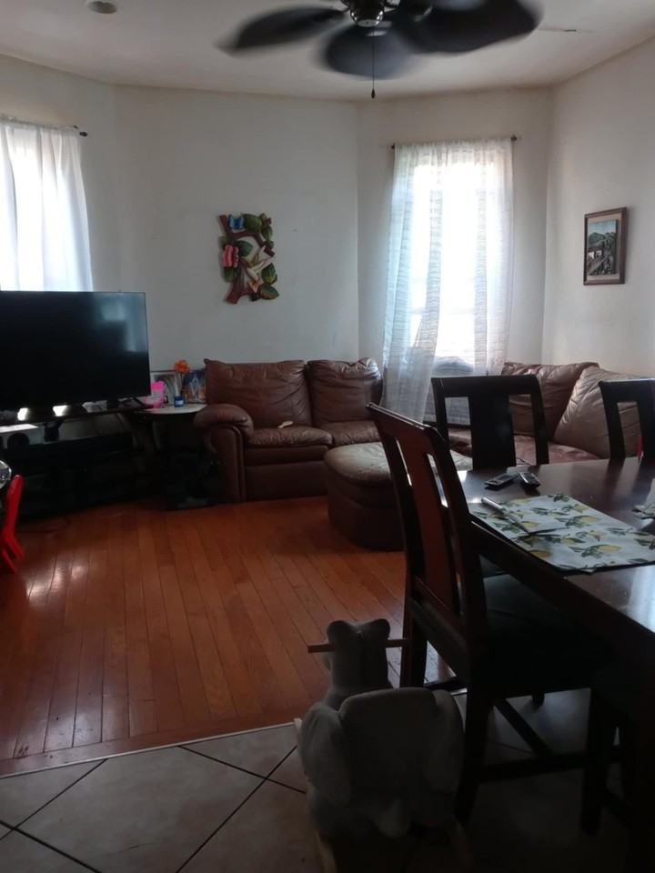 23 Vroom St #2 - Photo 4 of 6