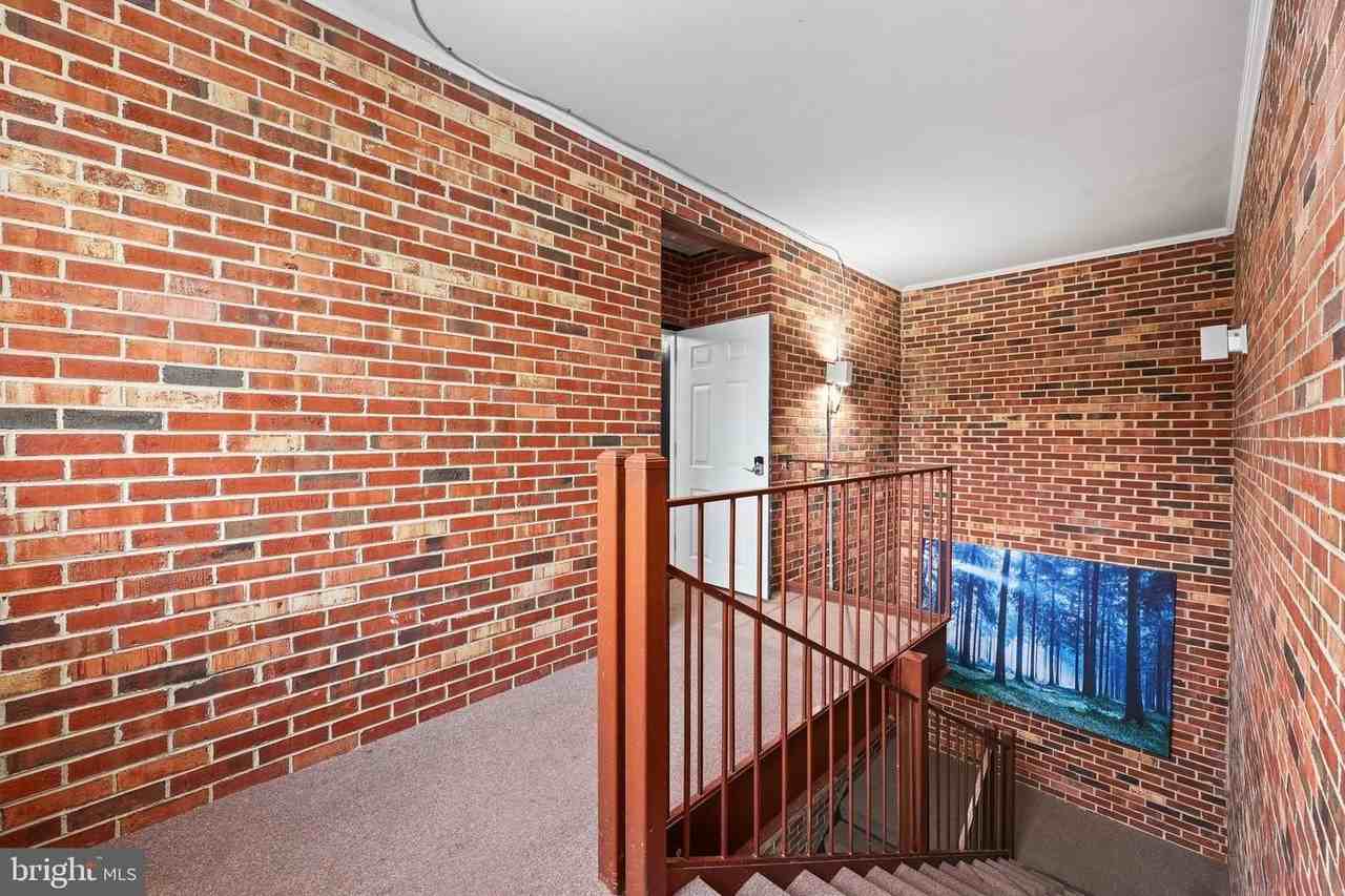 578 Waterloo Rd - Photo 7 of 29