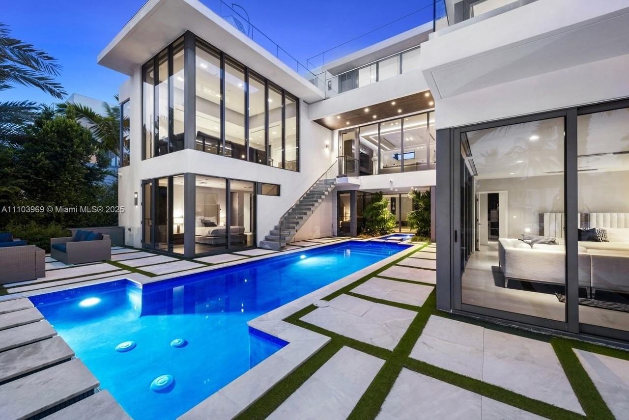 440 Mola Ave - Photo 3 of 50