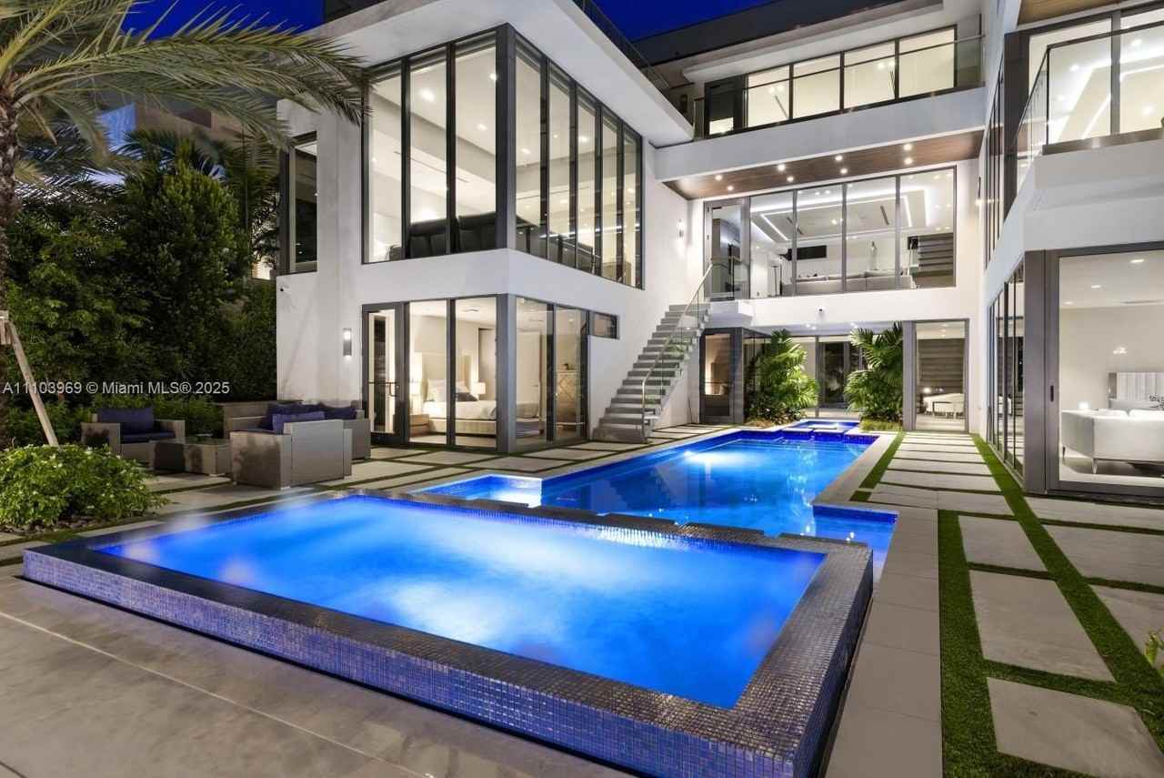 440 Mola Ave - Photo 7 of 50