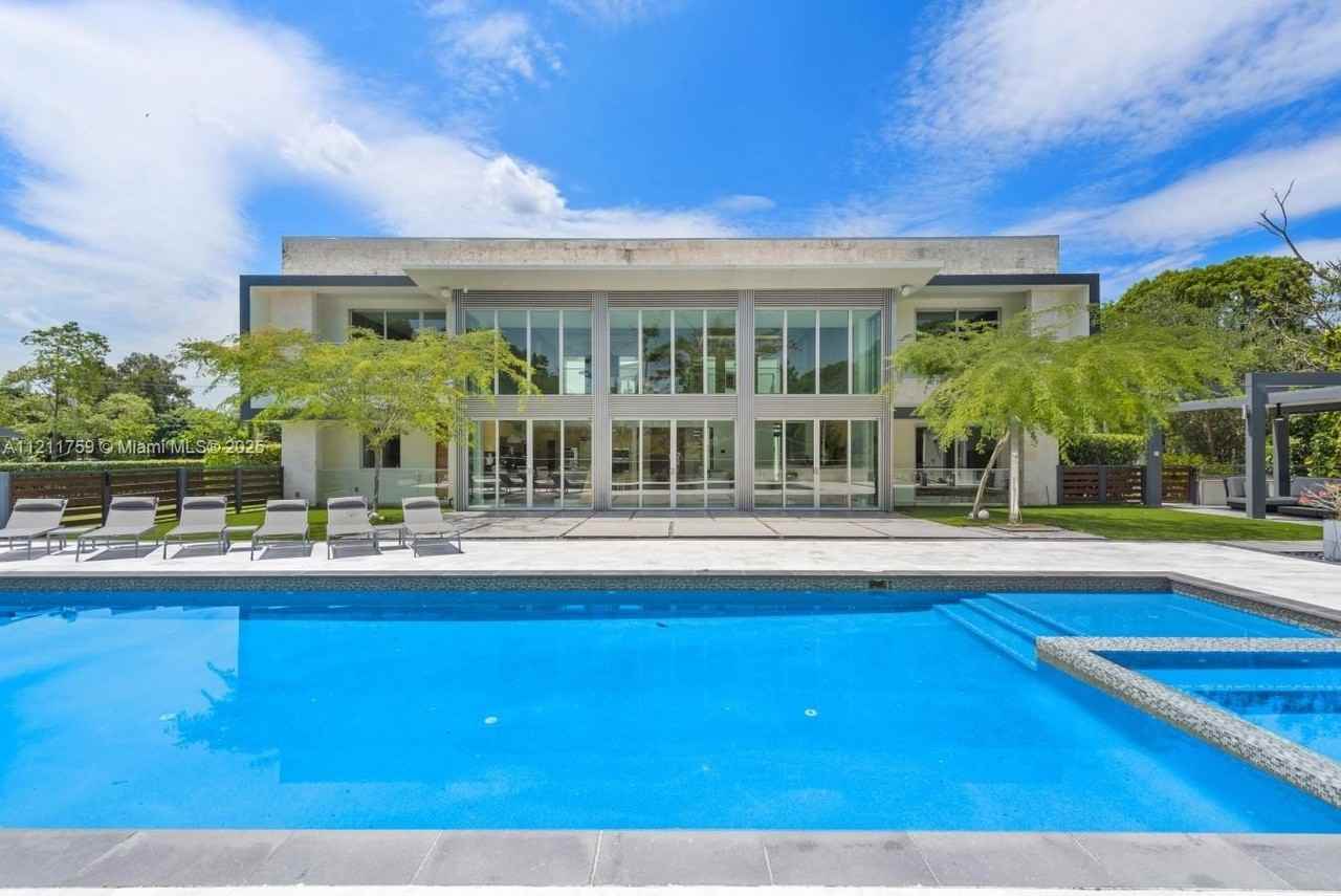 14305 Stirling Rd - Photo 2 of 50