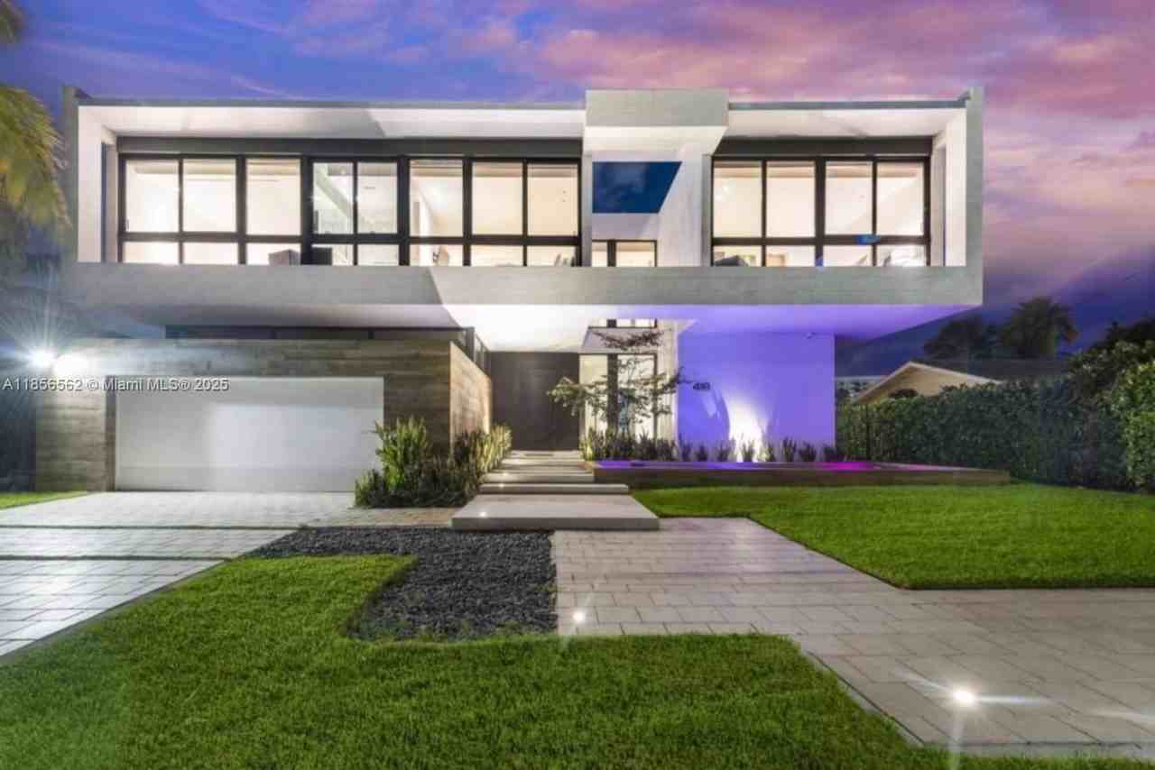 418 Sunset Dr - Photo 2 of 50