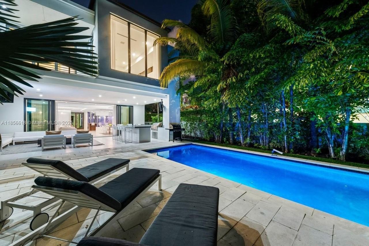 310 Se 11th Ave - Photo 2 of 50