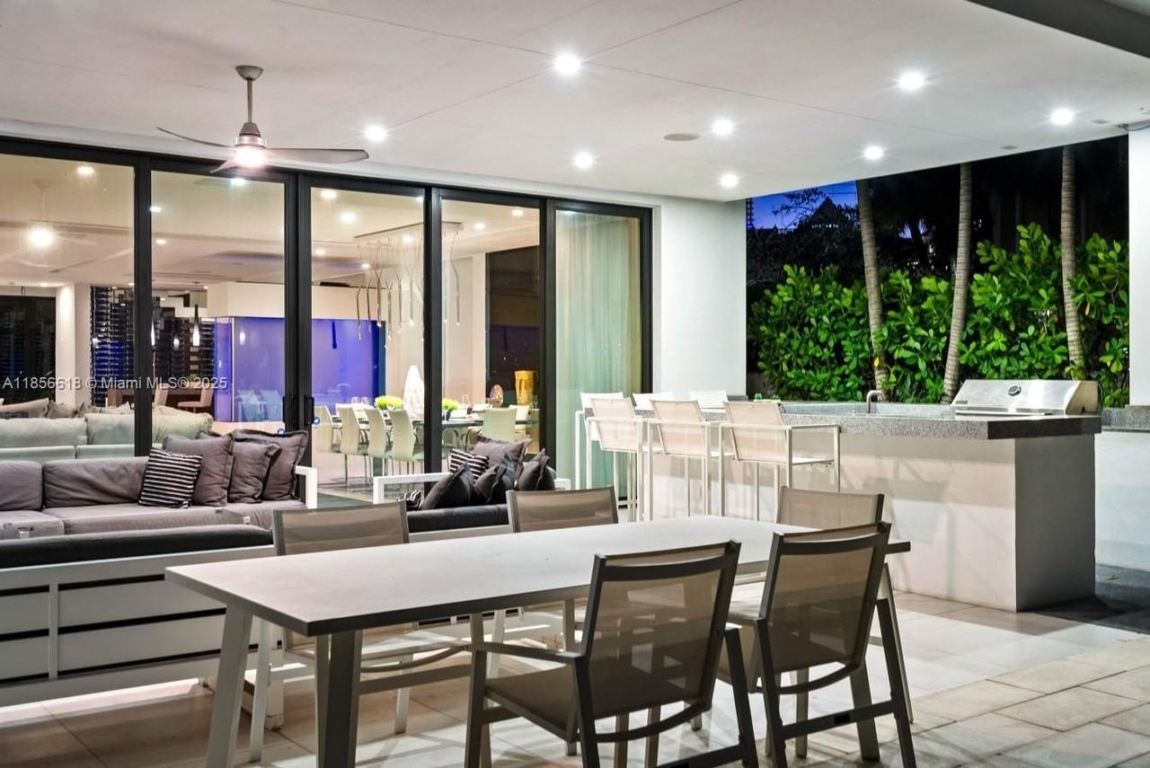 310 Se 11th Ave - Photo 4 of 50