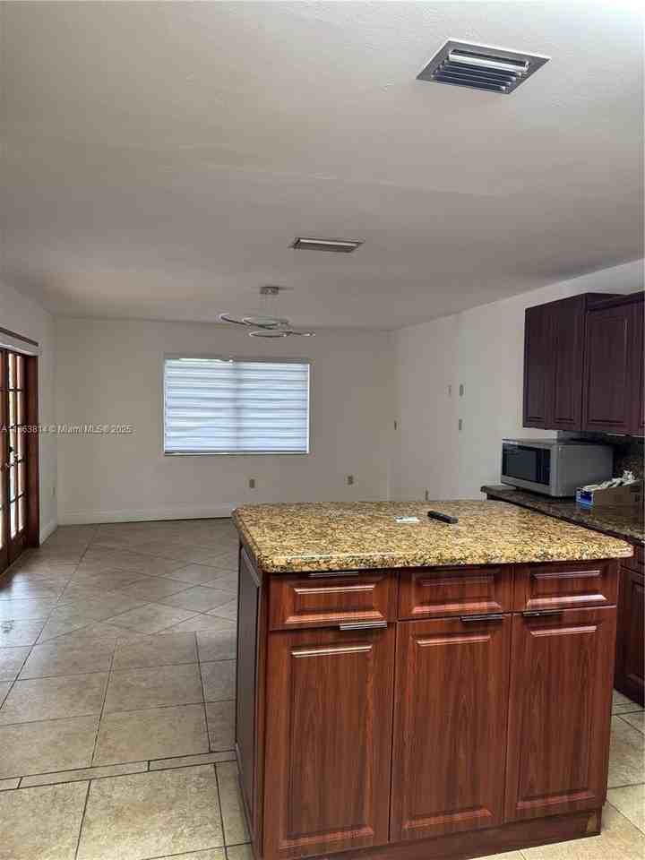 3010 Sw 132nd Ave #0 - Photo 7 of 41