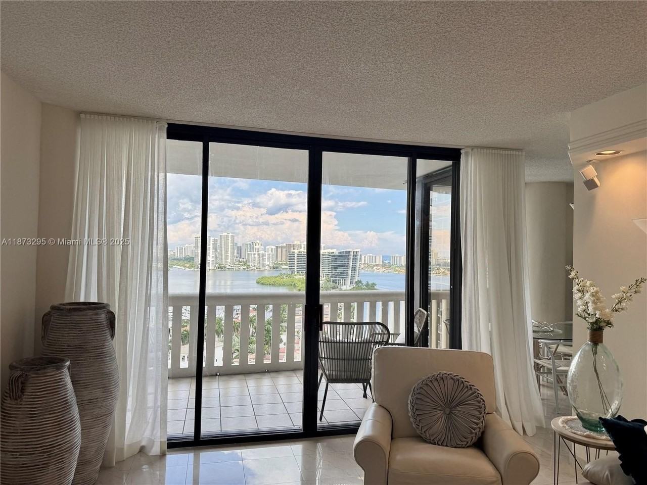 3000 Island Blvd #2004 - Photo 3 of 37