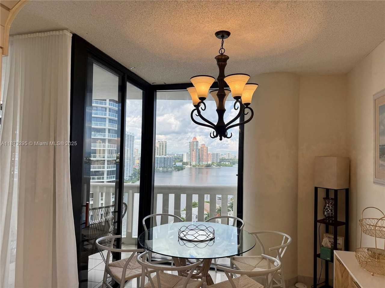 3000 Island Blvd #2004 - Photo 7 of 37