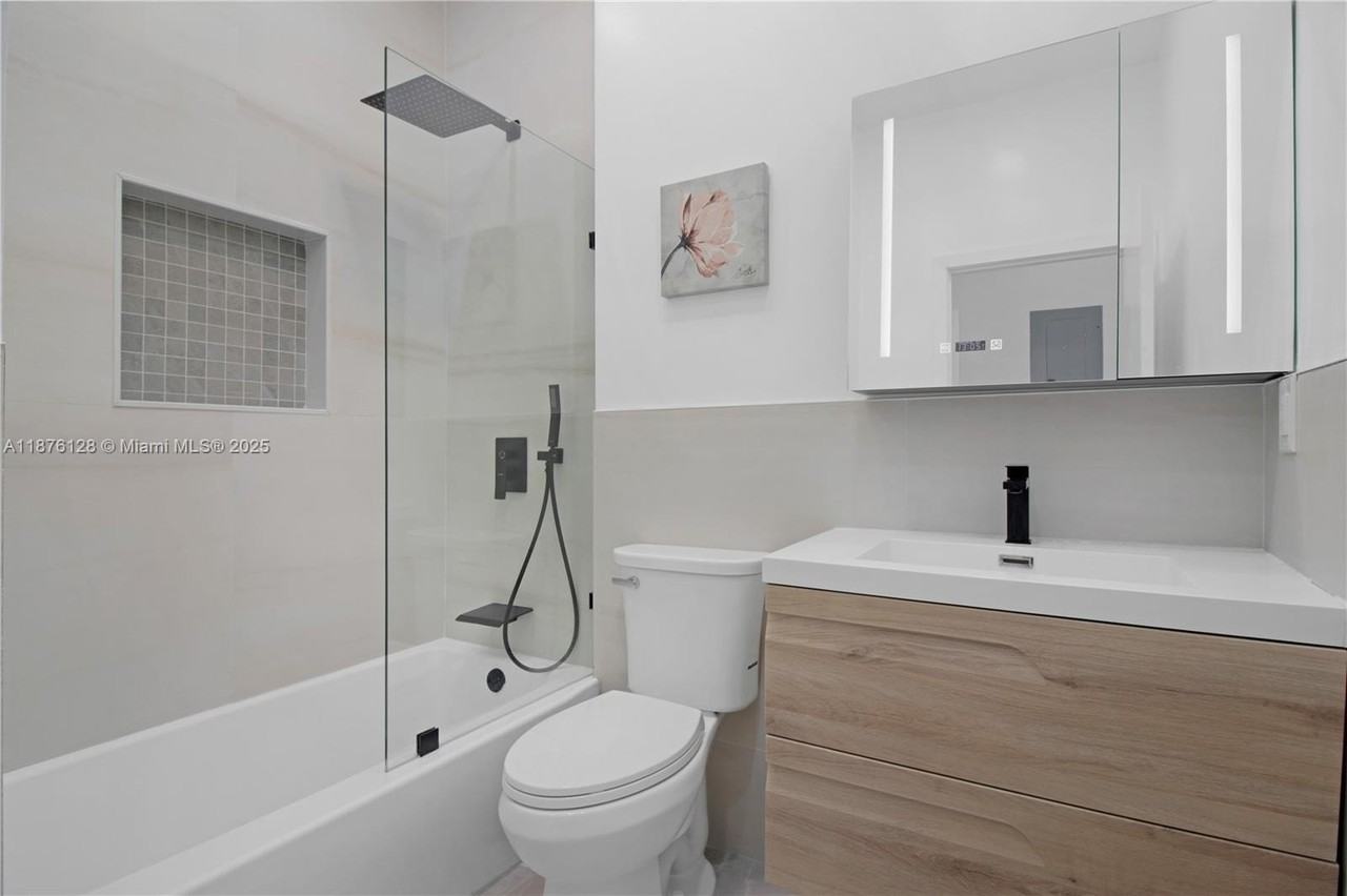 14840 Ne 8th Ave - Photo 6 of 19