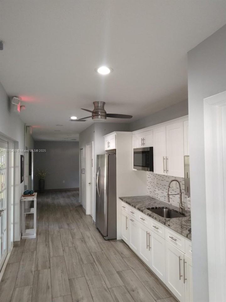 3510 Oaks Way #509 - Photo 5 of 36