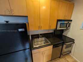 728 Ne 13th Ct #11 - Photo 1 of 1