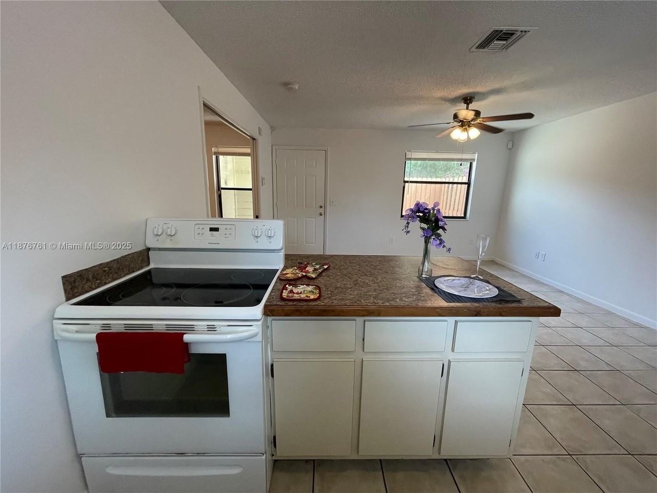 1832 My Place Lane #J39 - Photo 3 of 8