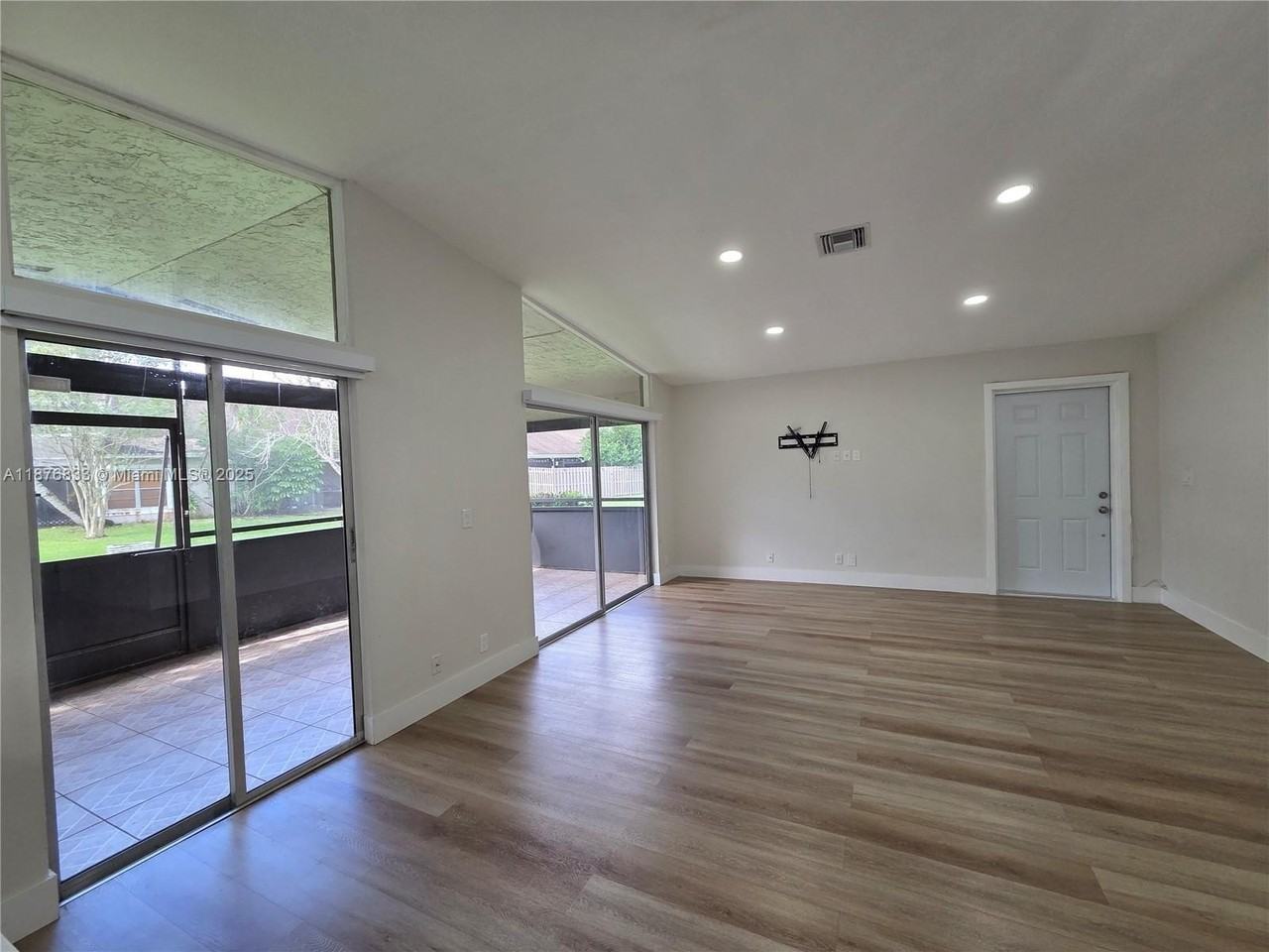 15798 Woodgate Court #E - Photo 7 of 42