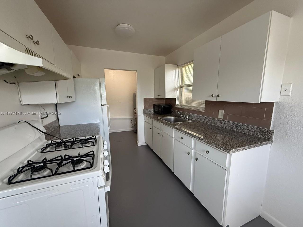 502 18th St #0 - Photo 6 of 18