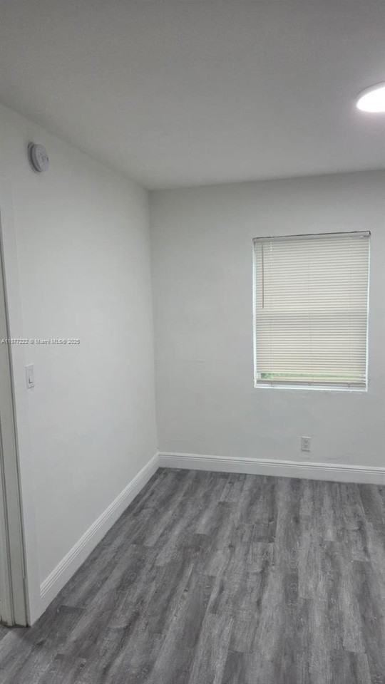 855 Nw 3rd Ter #6 - Photo 3 of 8