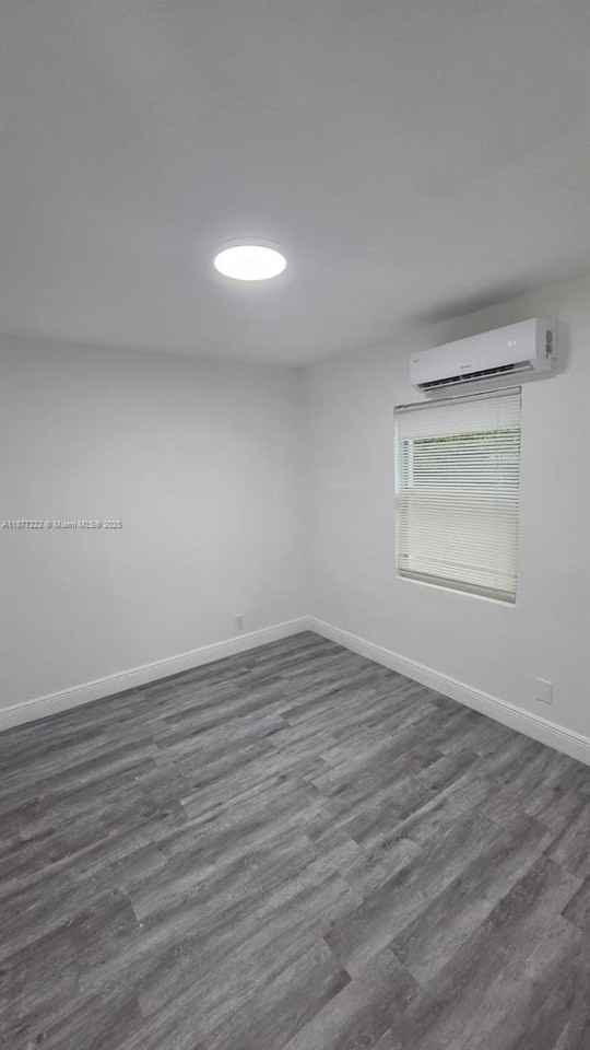 855 Nw 3rd Ter #6 - Photo 4 of 8
