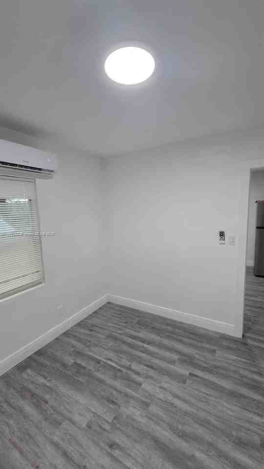 855 Nw 3rd Ter #6 - Photo 6 of 8