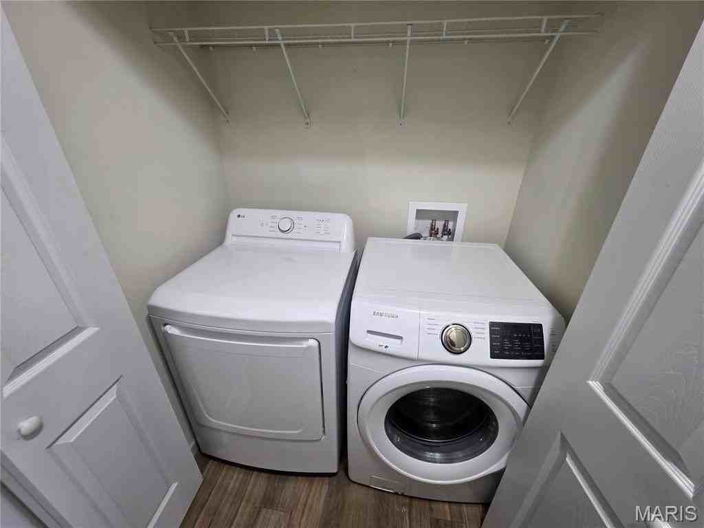 318 Countryshire Dr - Photo 5 of 19