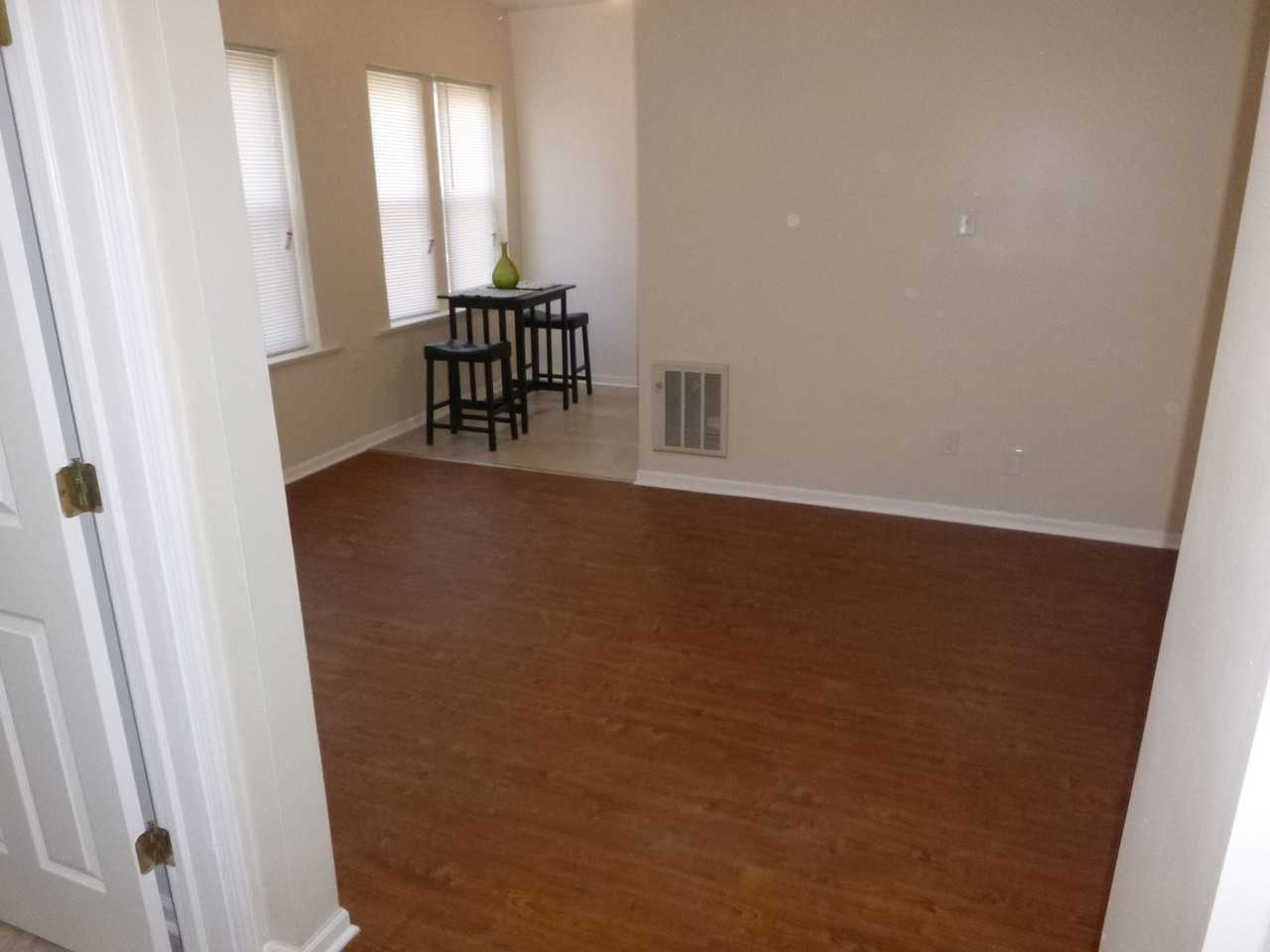 3156 W Warren Blvd #201 - Photo 2 of 5