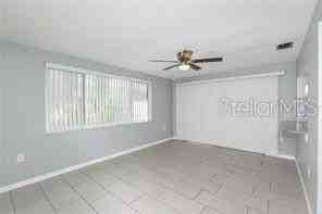 12111 Meadowbrook Ln - Photo 5 of 19