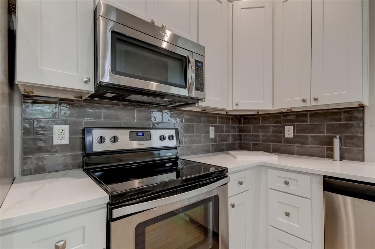 11068 Windsor Place Cir - Photo 6 of 50