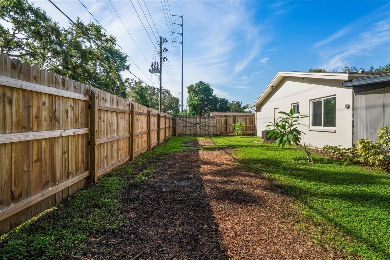 1282 Palm St - Photo 3 of 38