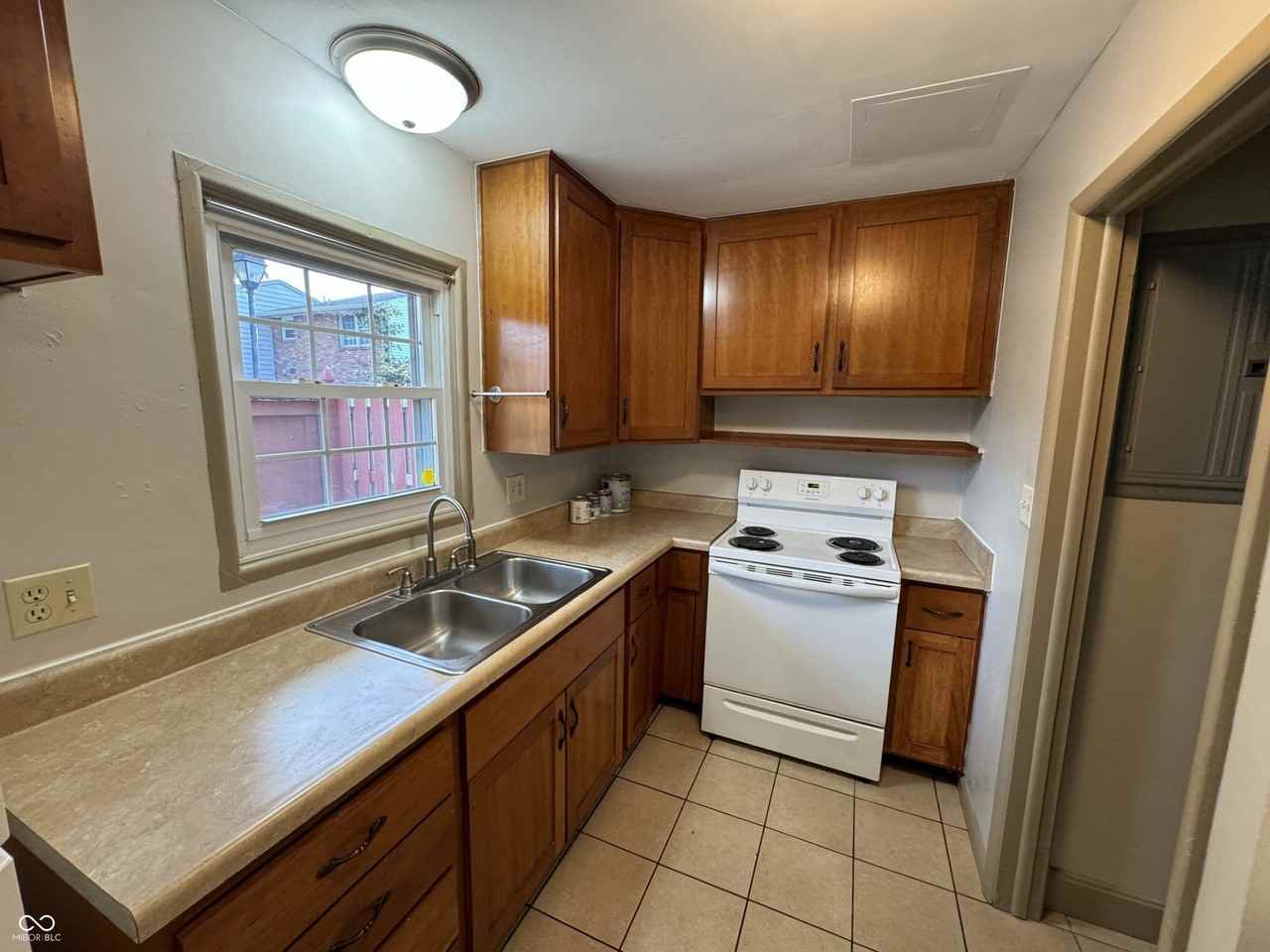 4847 Mount Vernon Dr - Photo 5 of 18