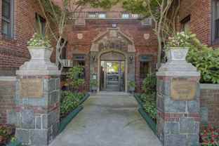 16710 Crocheron Ave #3E - Photo 1 of 1