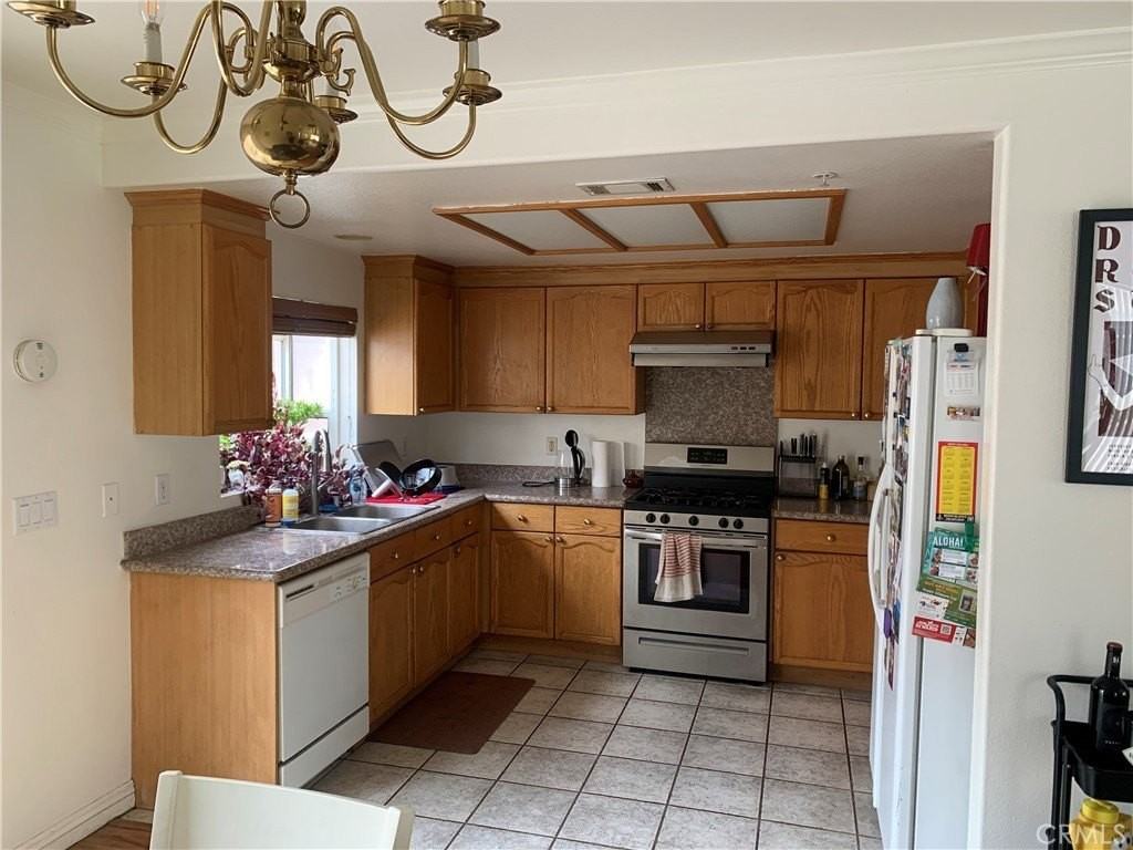 110 N Marengo Ave #D - Photo 4 of 14