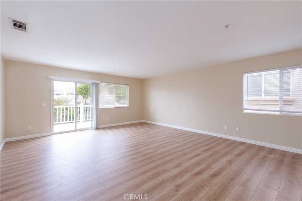 5916 Wilshire Dr - Photo 3 of 31