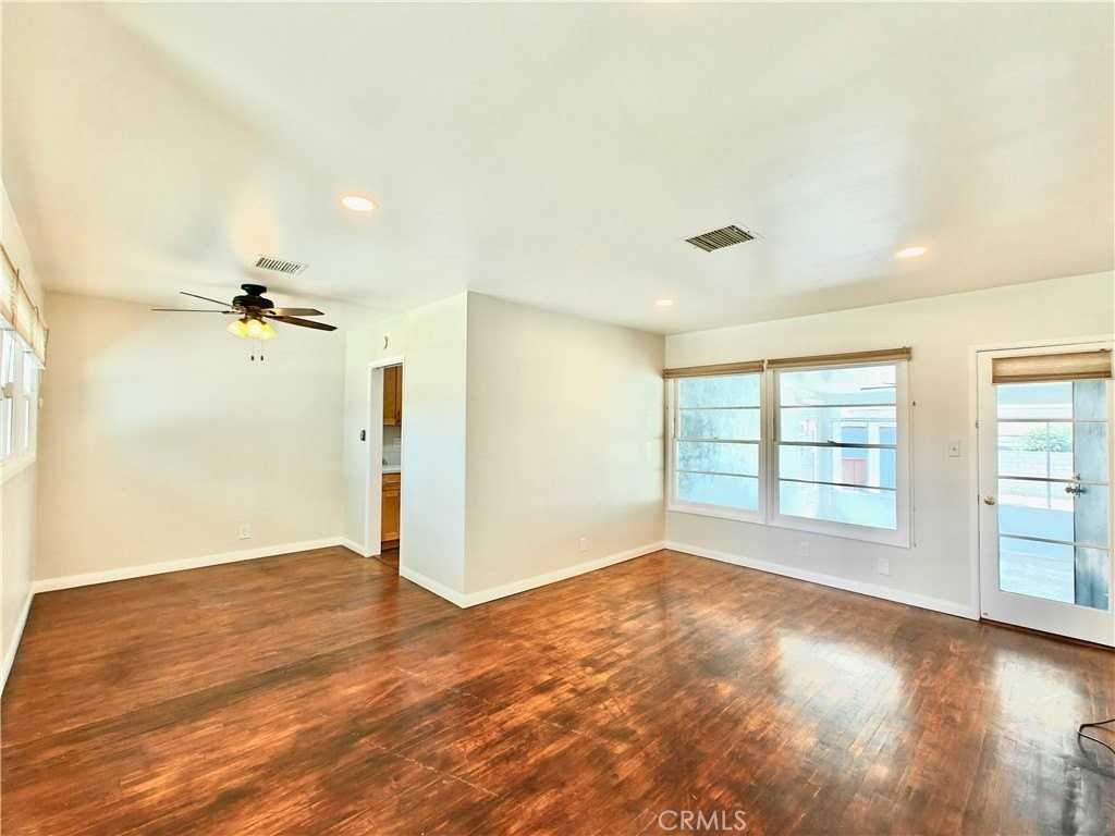 745 W E St - Photo 3 of 20