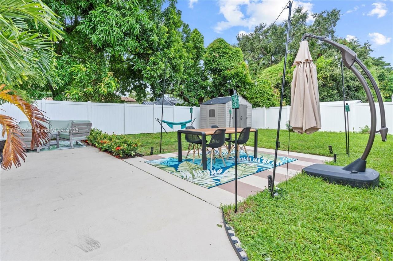 775 Nw 44th St - Photo 2 of 8