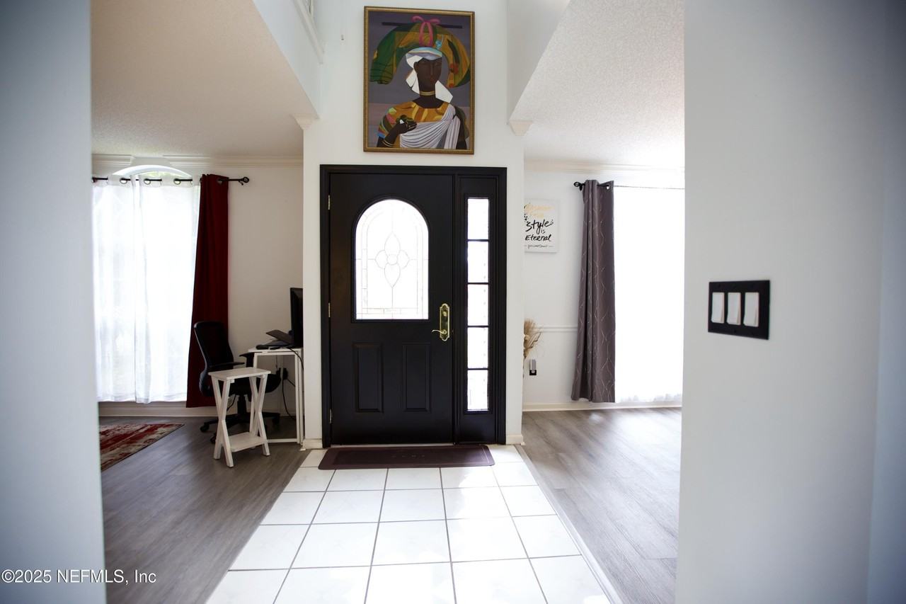 11676 Oxford Crest Ln - Photo 5 of 39