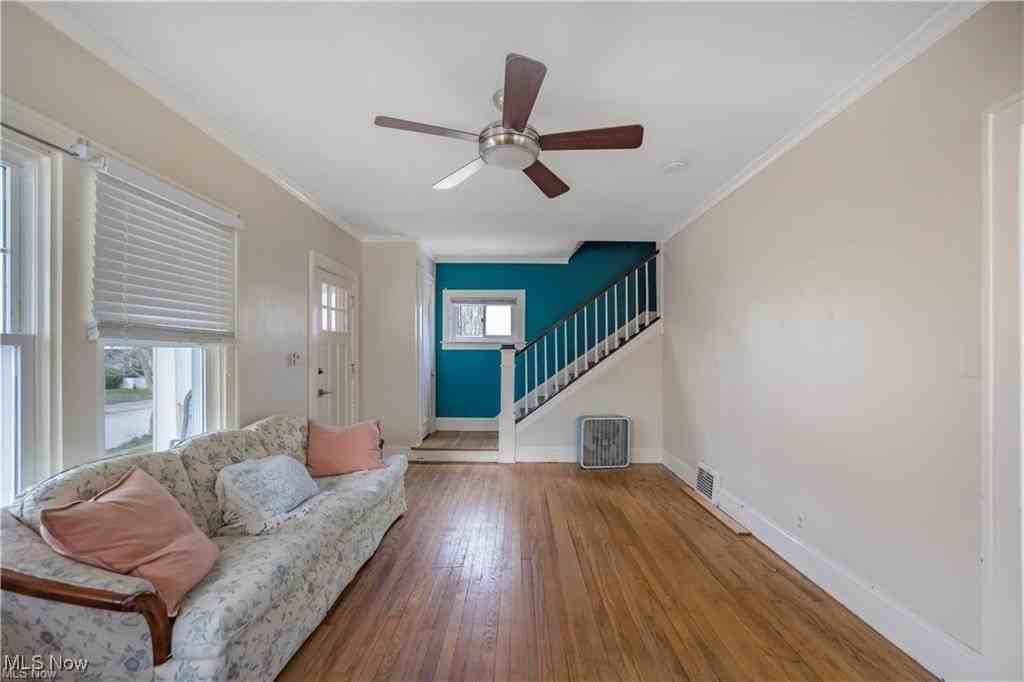 17525 Crestland Rd - Photo 3 of 34