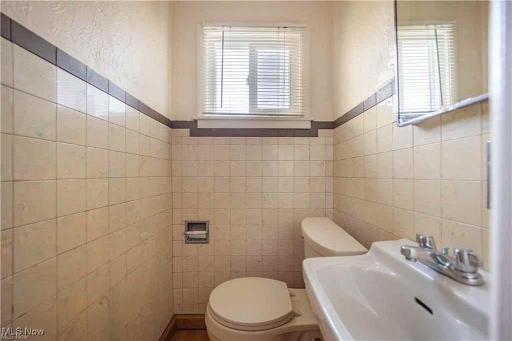 17525 Crestland Rd - Photo 6 of 34