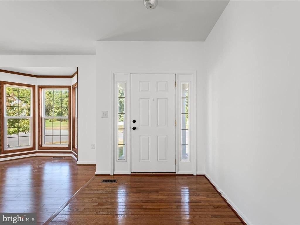 200 Rubens Cir - Photo 7 of 42