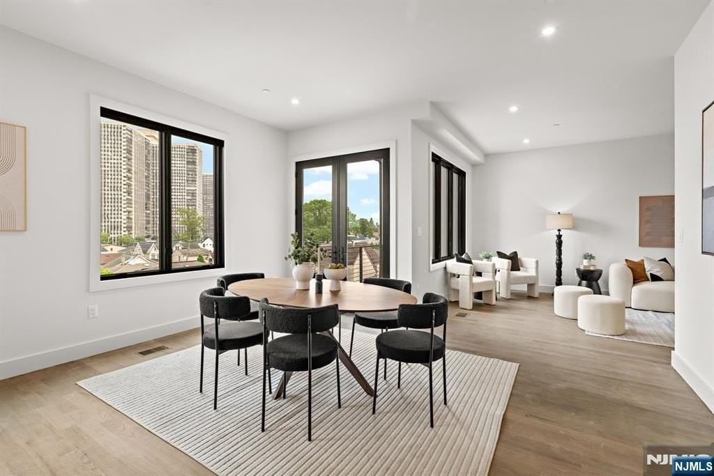 240 Columbia Ave - Photo 4 of 25