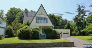 6 Cottage Pl - Photo 1 of 1