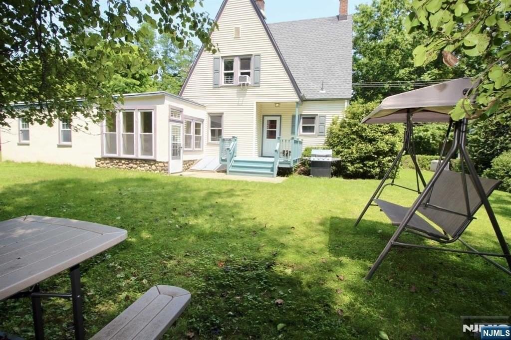 6 Cottage Place - Photo 4 of 20