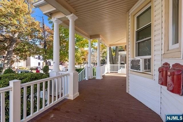 23 Donaldson Ave - Photo 4 of 32