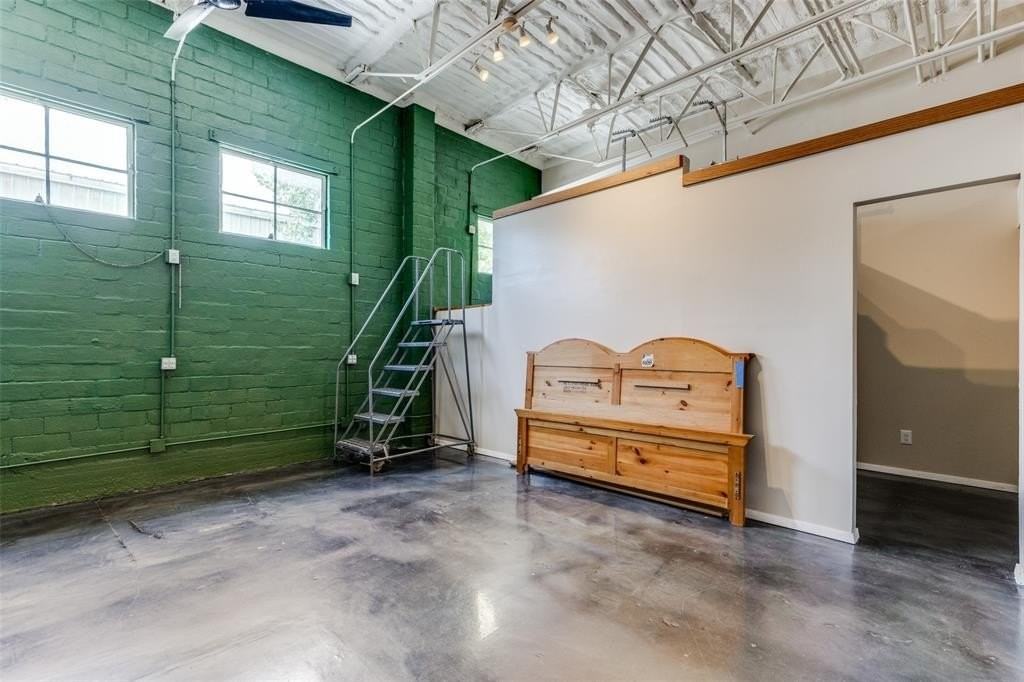 1813 Clarence St #11 - Photo 4 of 20