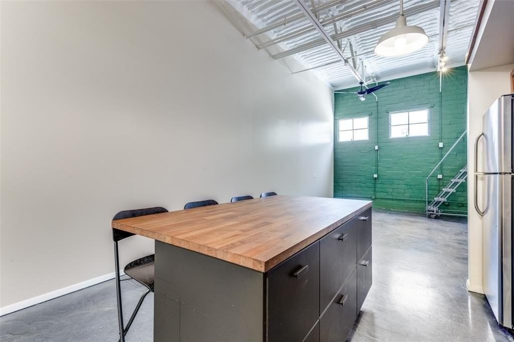 1813 Clarence St #11 - Photo 7 of 20