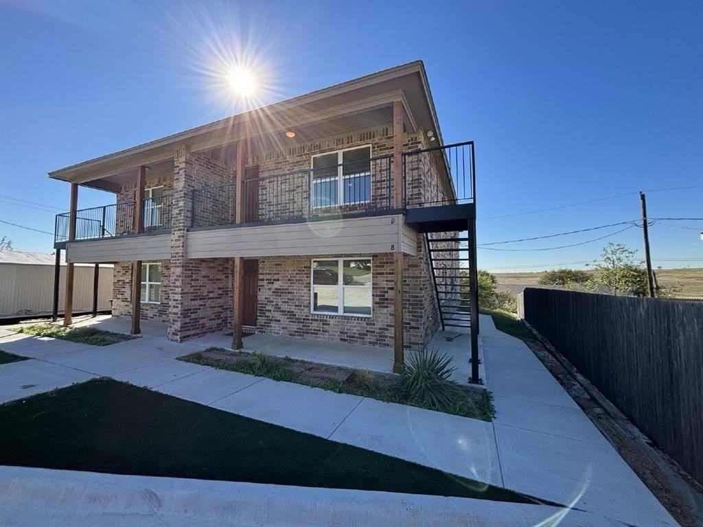 108 Arrowhead St #B - Photo 2 of 17