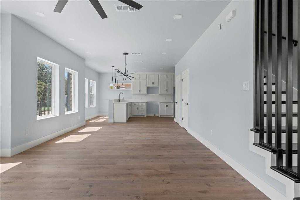 1116 E Oleander St - Photo 7 of 32