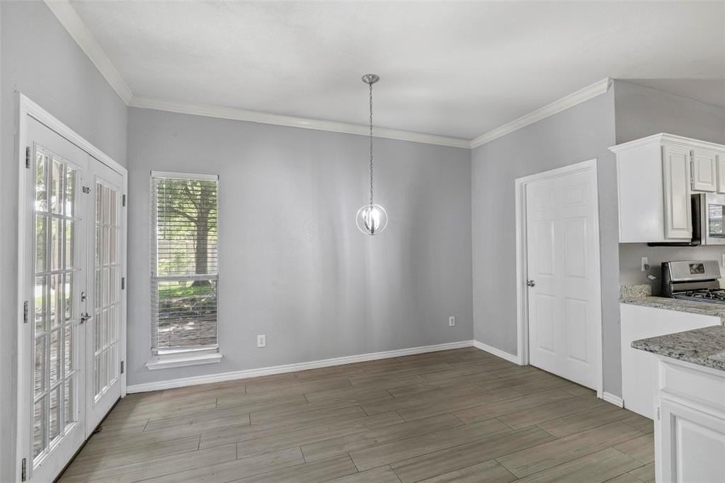 740 Fairlawn St - Photo 6 of 32