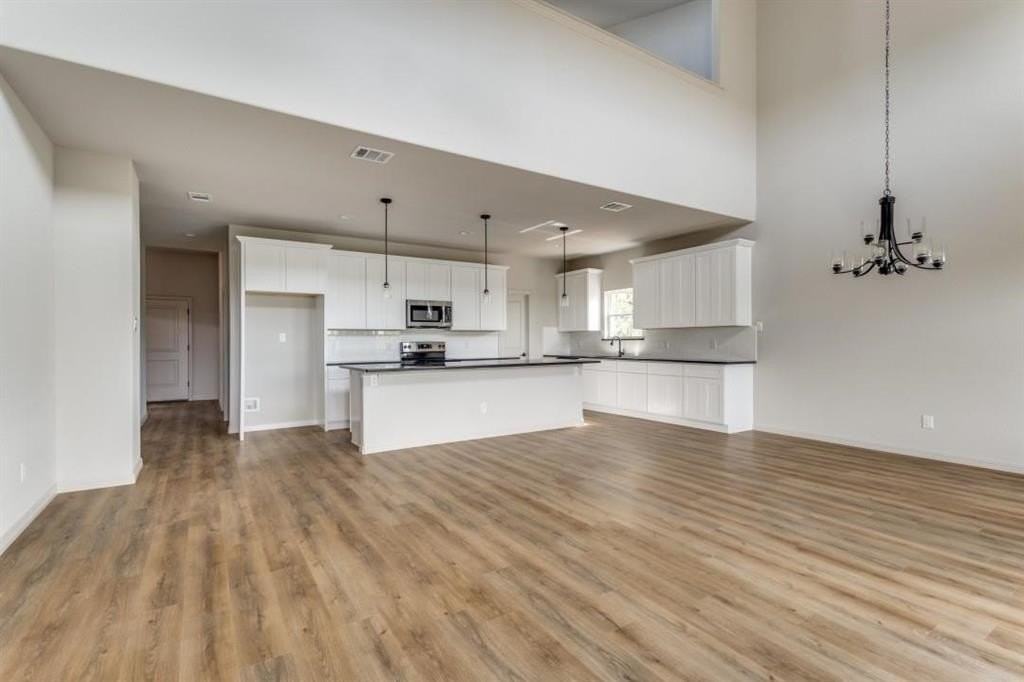 265 Jim Walter Dr - Photo 4 of 11